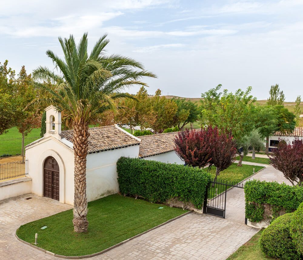 Un lugar único con jardines, patios abiertos, escenarios idílicos.